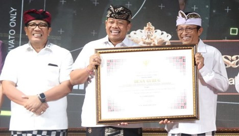 PENGANUGRAHAN PENGHARGAAN PERCONTOHAN DESA ANTI KORUPSI TINGKAT KABUPATEN/KOTA DI PROVINSI BALI TAHUN 2024